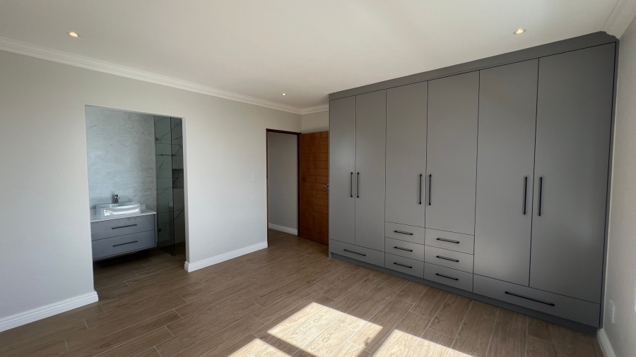3 Bedroom Property for Sale in St Helena Views Western Cape